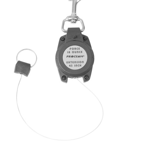 Retractor stop met swivel snap